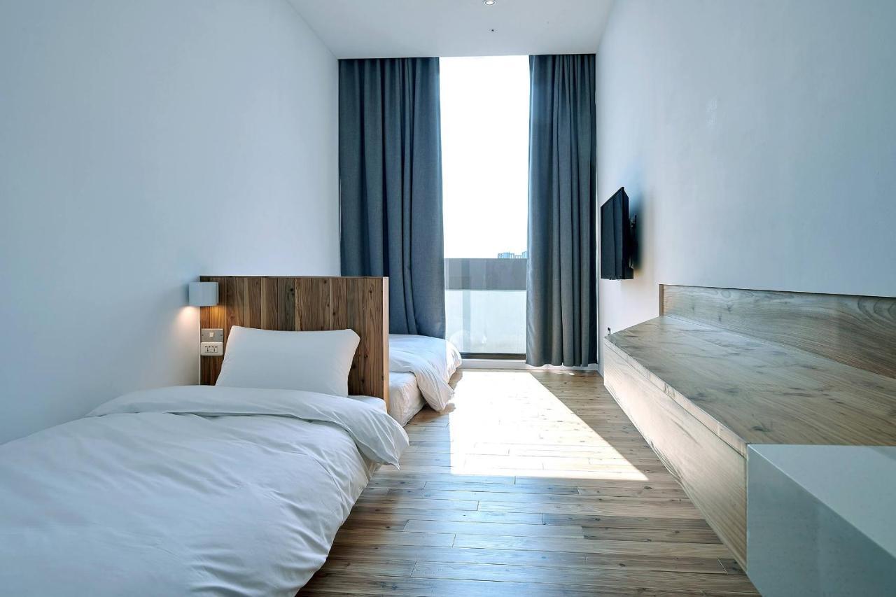 Star Hostel Taichung Parklane Zewnętrze zdjęcie