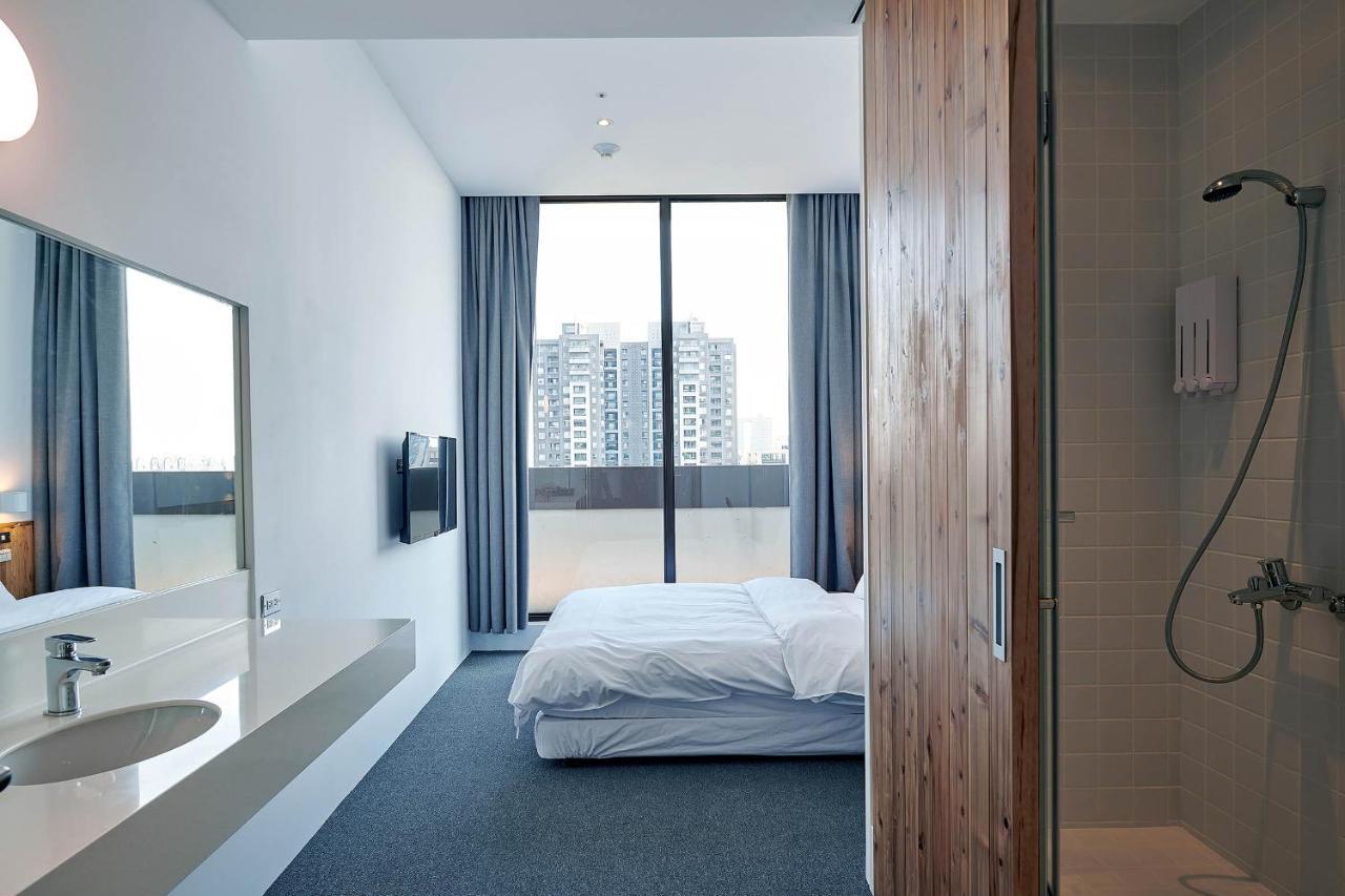 Star Hostel Taichung Parklane Zewnętrze zdjęcie