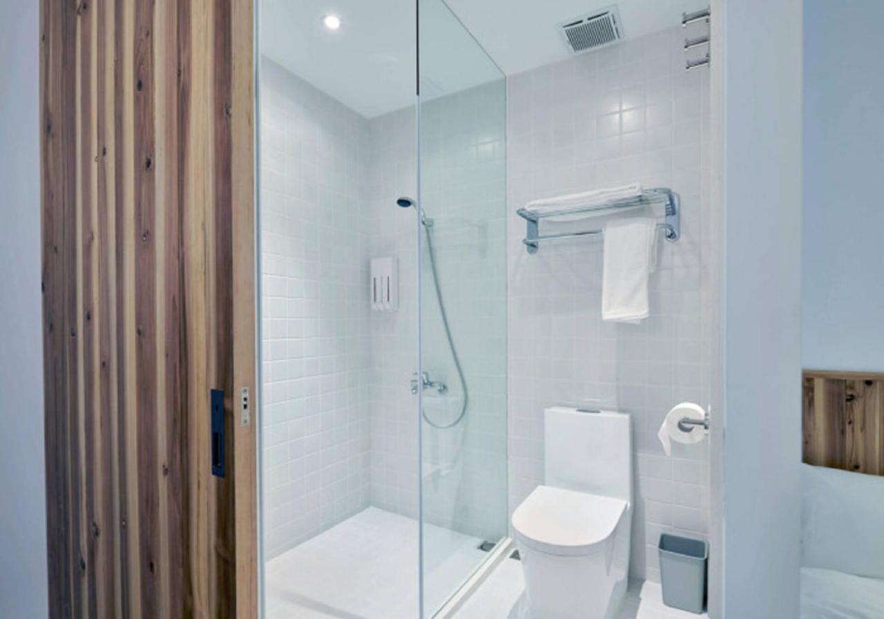 Star Hostel Taichung Parklane Zewnętrze zdjęcie